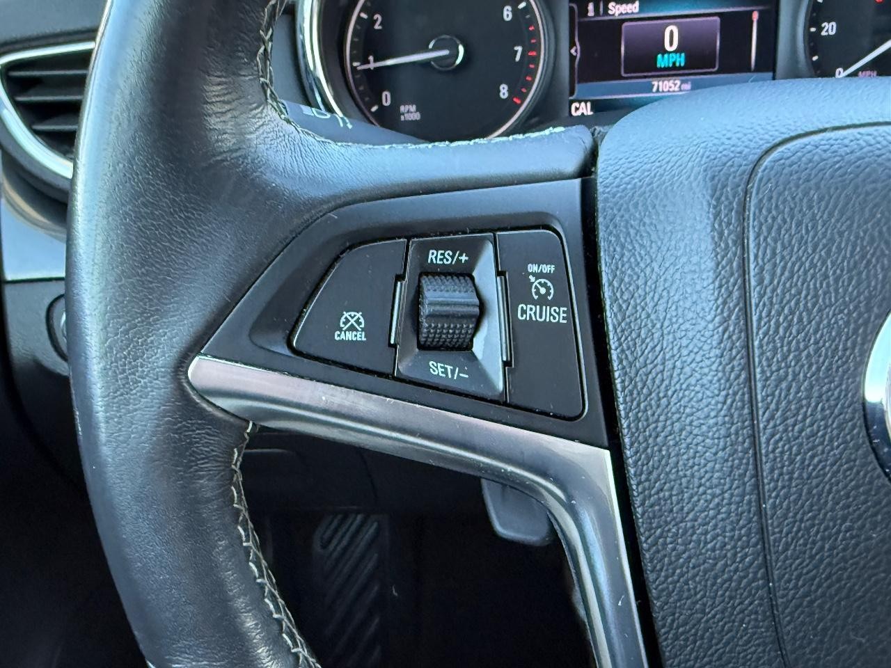 Buick Encore Vehicle Full-screen Gallery Image 17