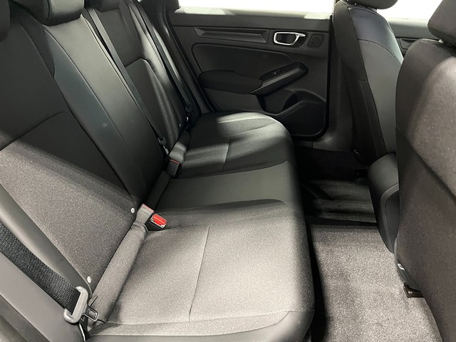 Honda Civic Hatchback Vehicle Full-screen Gallery Image 24