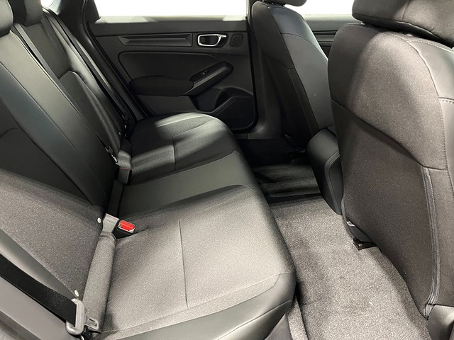 Honda Civic Hatchback Vehicle Full-screen Gallery Image 24