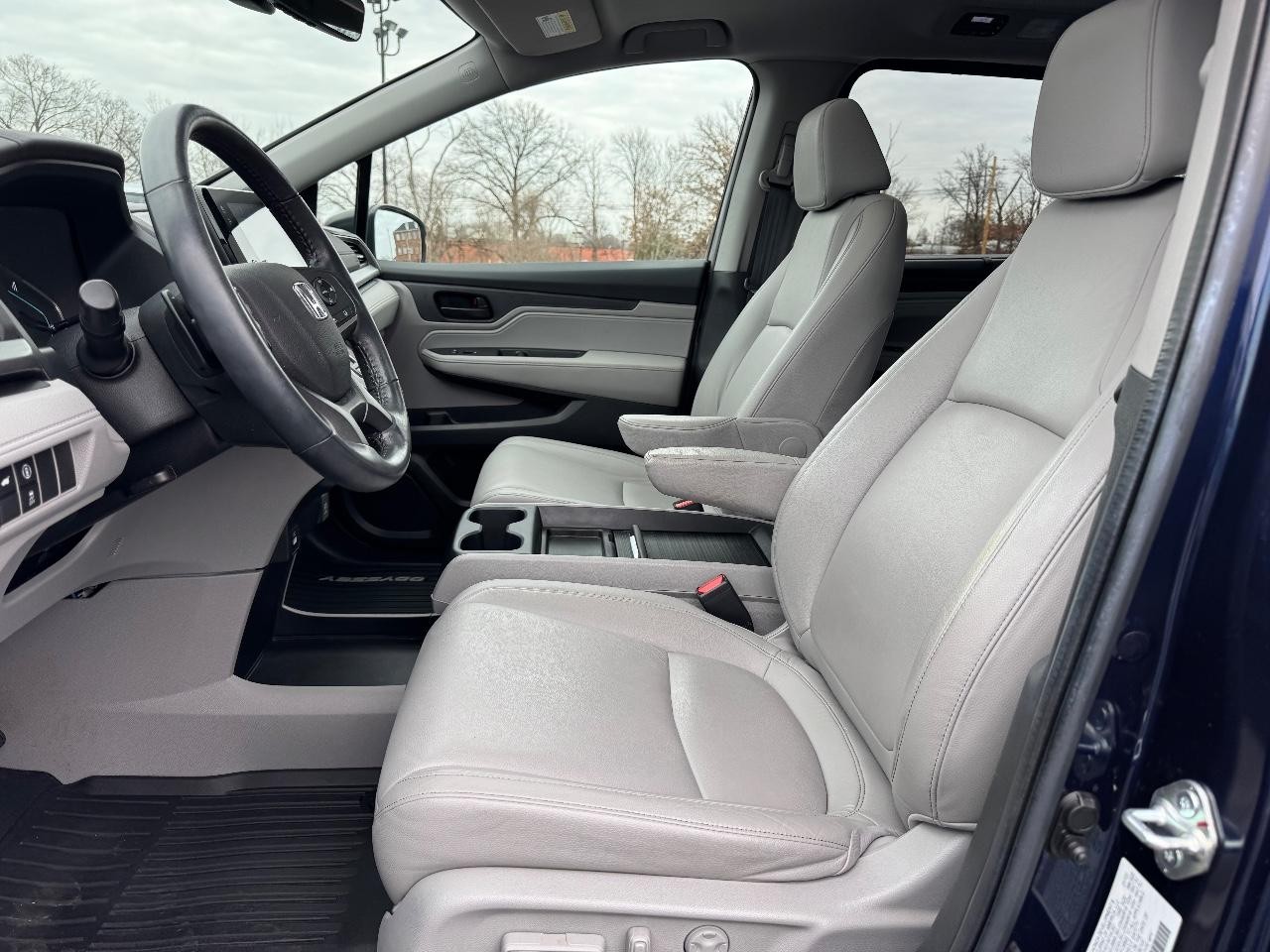 Honda Odyssey Vehicle Full-screen Gallery Image 18