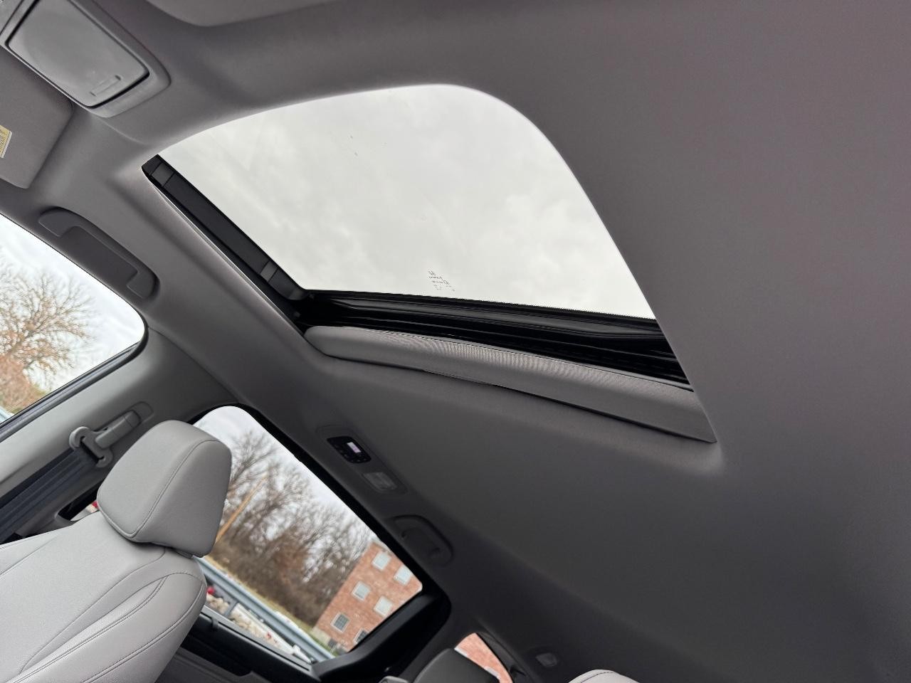 Honda Odyssey Vehicle Full-screen Gallery Image 19