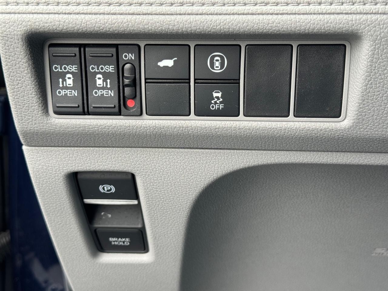 Honda Odyssey Vehicle Full-screen Gallery Image 23