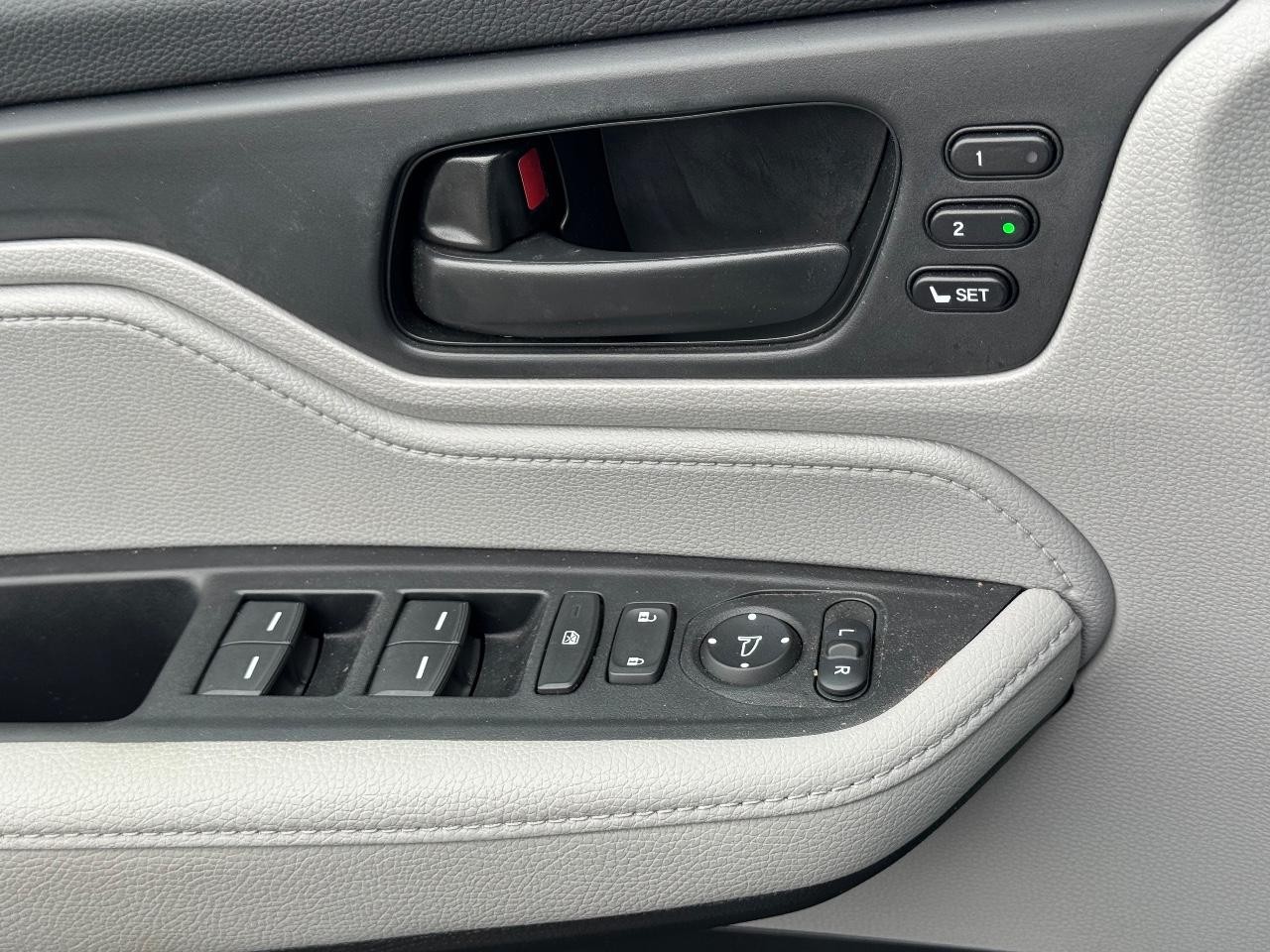 Honda Odyssey Vehicle Full-screen Gallery Image 25