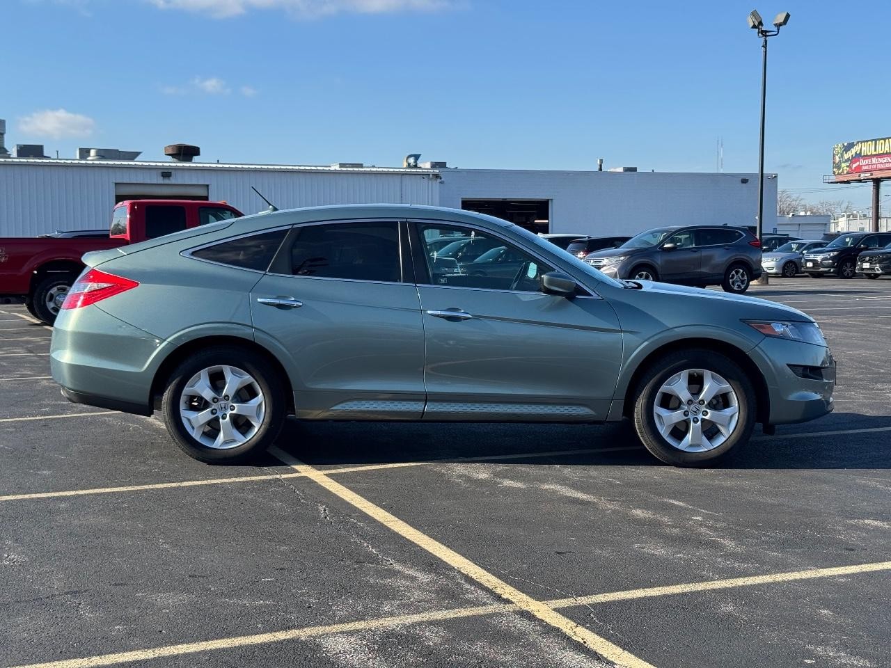 Honda Accord Crosstour Vehicle Full-screen Gallery Image 02