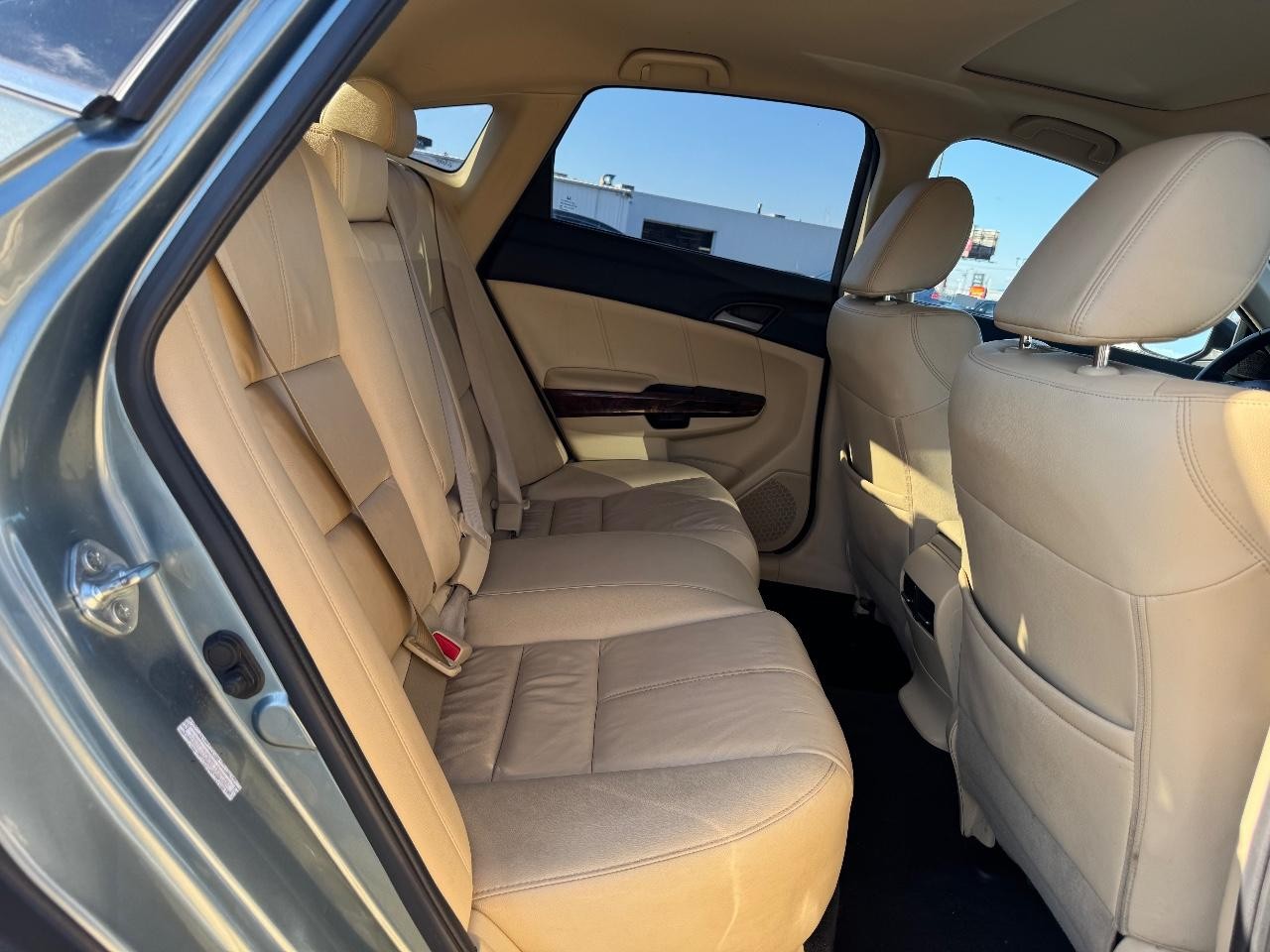 Honda Accord Crosstour Vehicle Full-screen Gallery Image 10