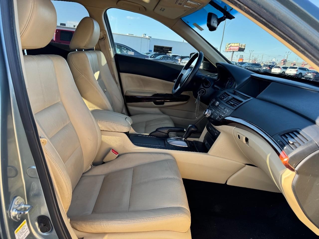 Honda Accord Crosstour Vehicle Full-screen Gallery Image 17