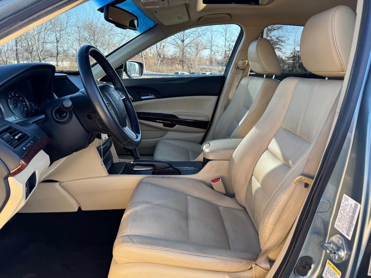 Honda Accord Crosstour Vehicle Full-screen Gallery Image 18