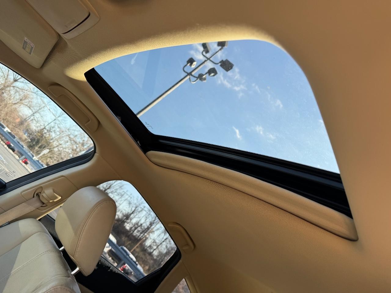 Honda Accord Crosstour Vehicle Full-screen Gallery Image 19