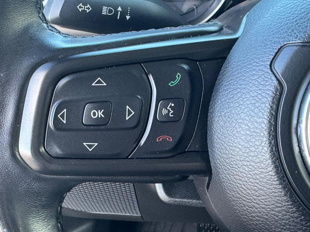 Jeep Gladiator Vehicle Full-screen Gallery Image 20