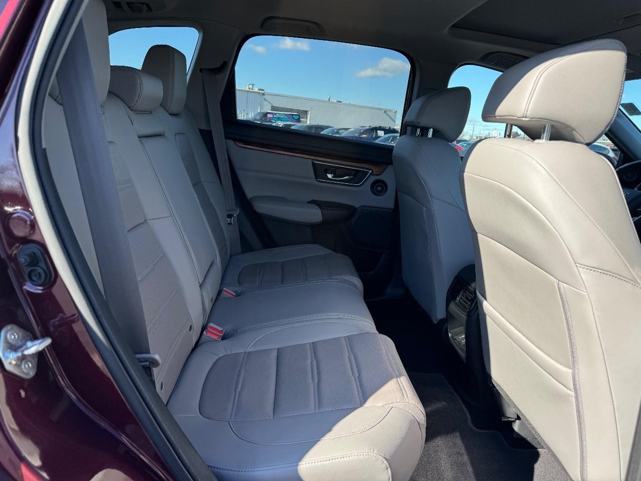 Honda CR-V Vehicle Full-screen Gallery Image 10