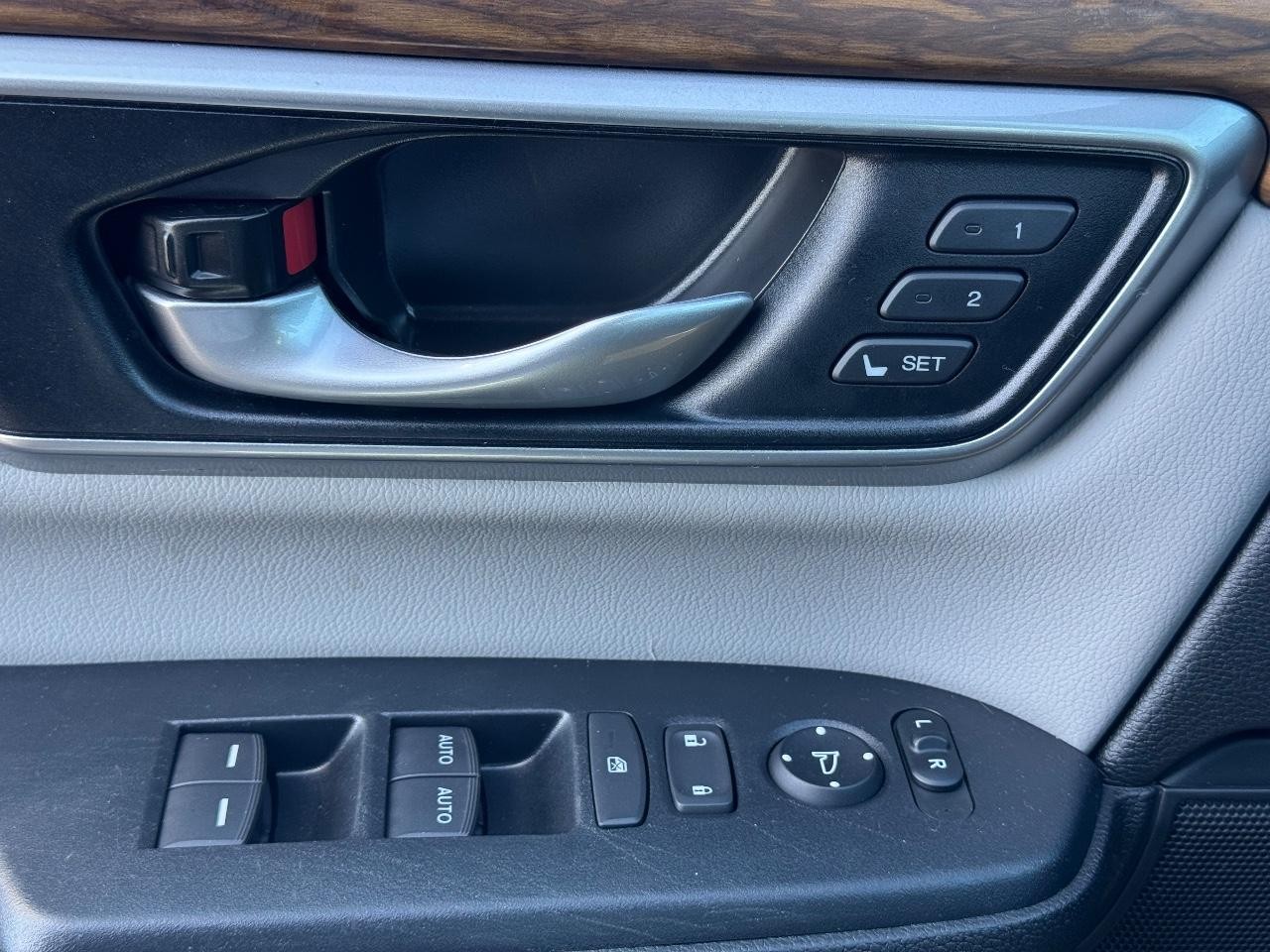 Honda CR-V Vehicle Full-screen Gallery Image 24