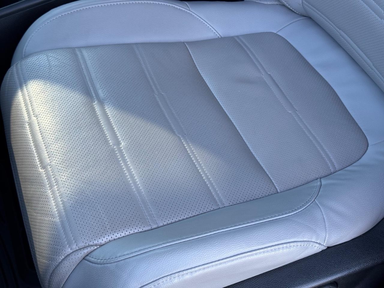 Honda CR-V Vehicle Full-screen Gallery Image 25