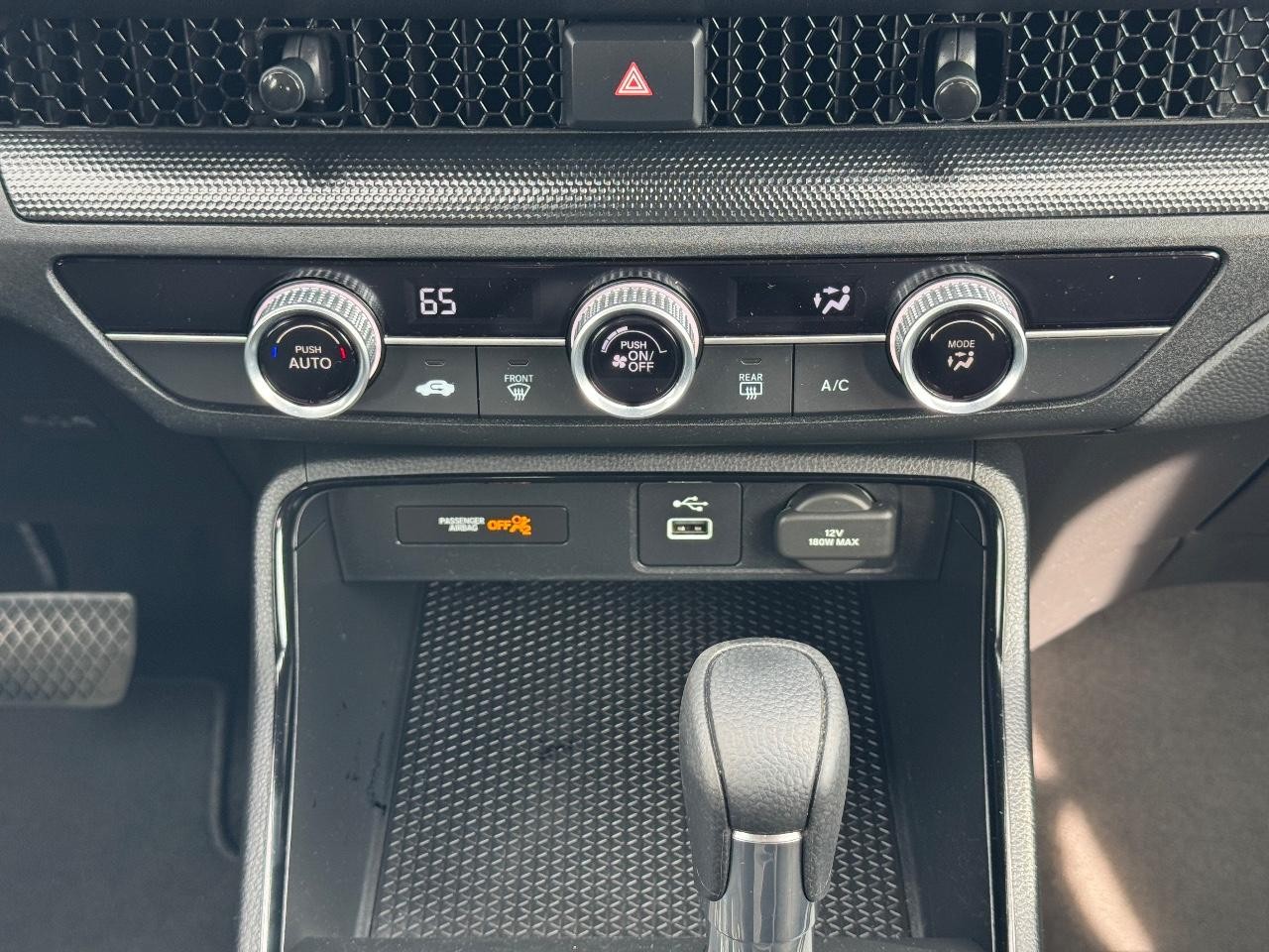 Honda CR-V Vehicle Full-screen Gallery Image 14