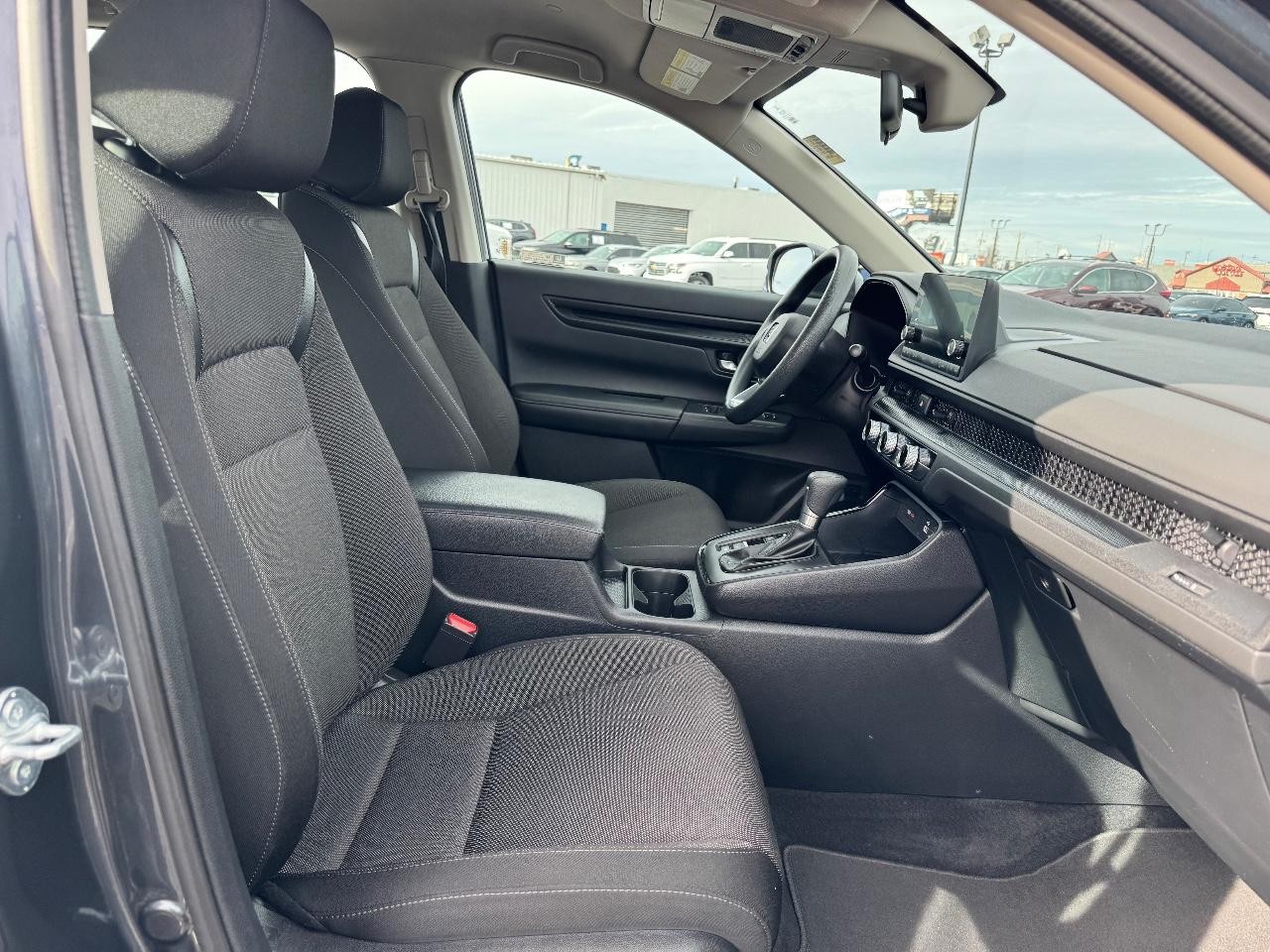 Honda CR-V Vehicle Full-screen Gallery Image 17