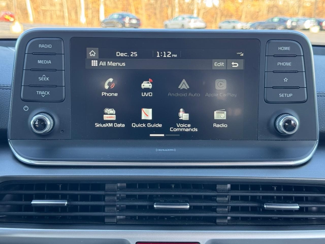 Kia Telluride Vehicle Full-screen Gallery Image 14