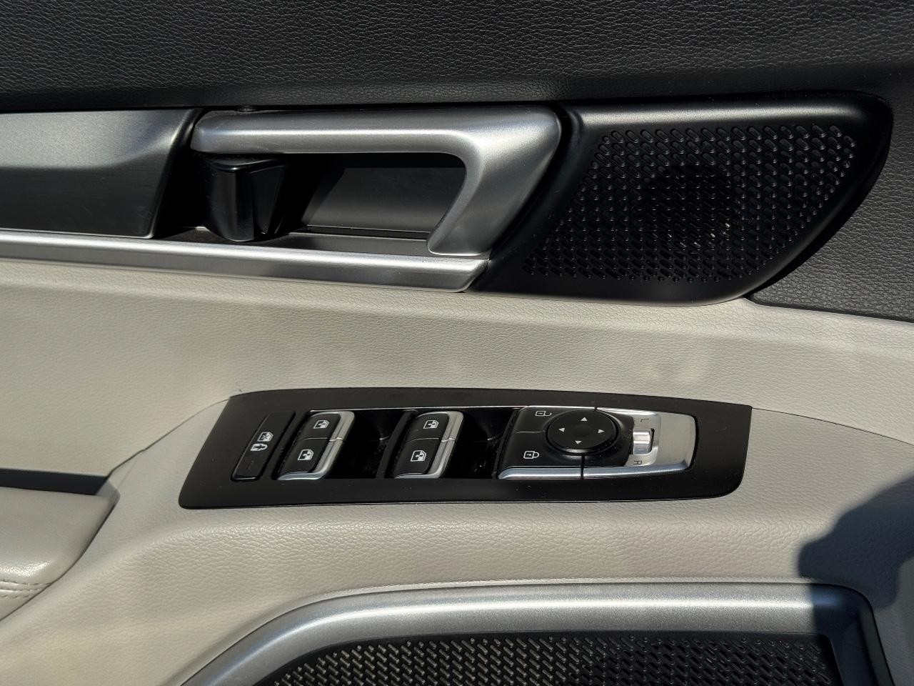 Kia Telluride Vehicle Full-screen Gallery Image 25