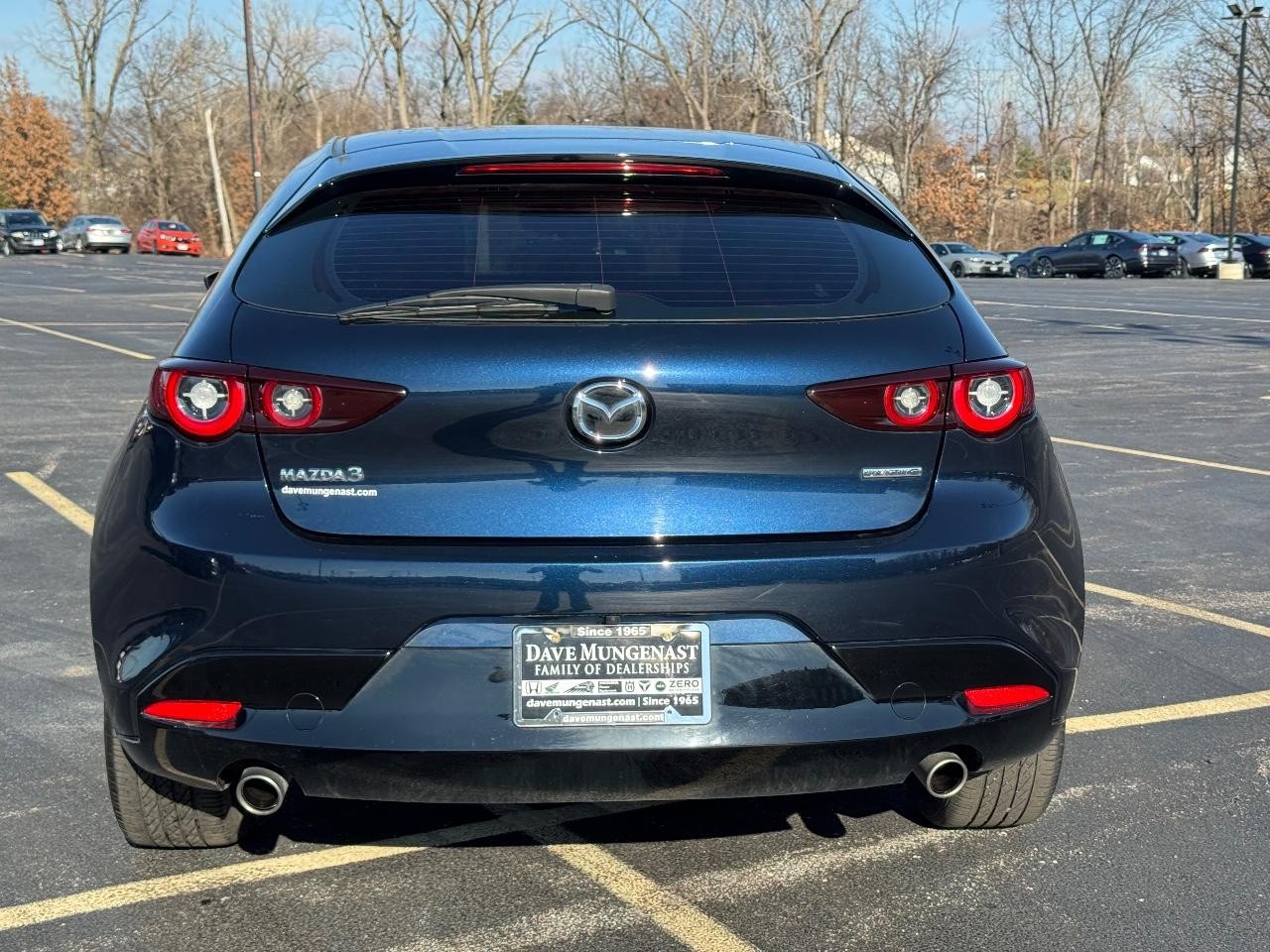 Mazda Mazda3 Hatchback Vehicle Full-screen Gallery Image 05