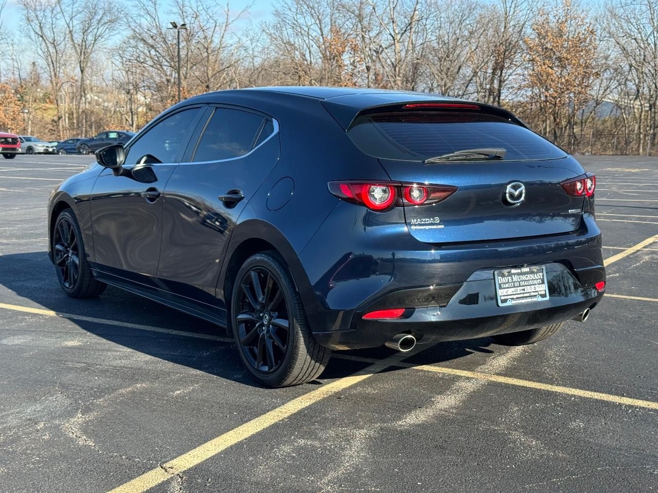 Mazda Mazda3 Hatchback Vehicle Full-screen Gallery Image 06