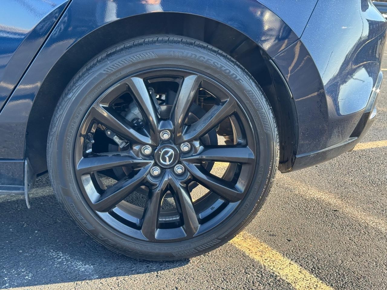 Mazda Mazda3 Hatchback Vehicle Full-screen Gallery Image 07