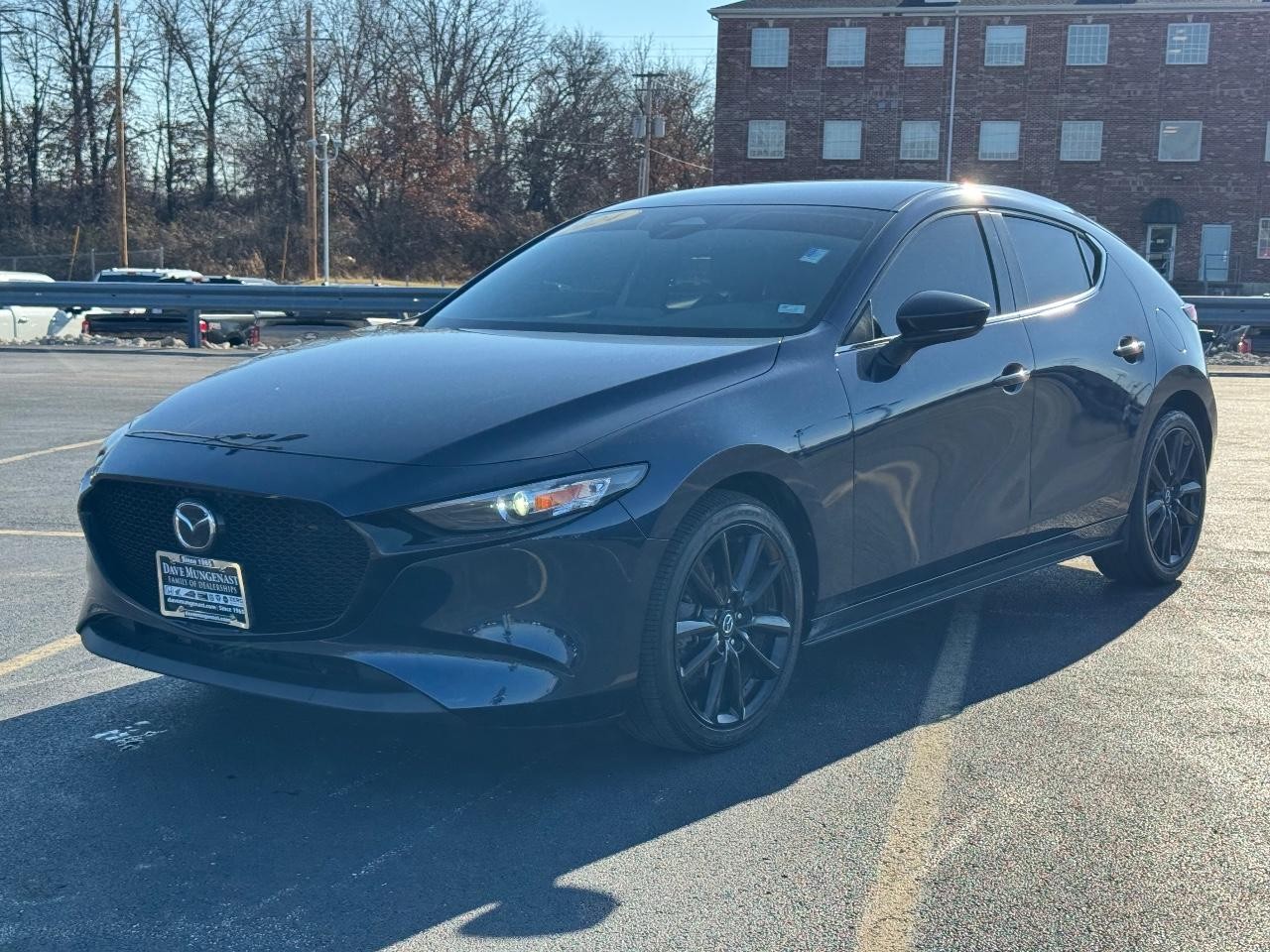 Mazda Mazda3 Hatchback Vehicle Full-screen Gallery Image 08