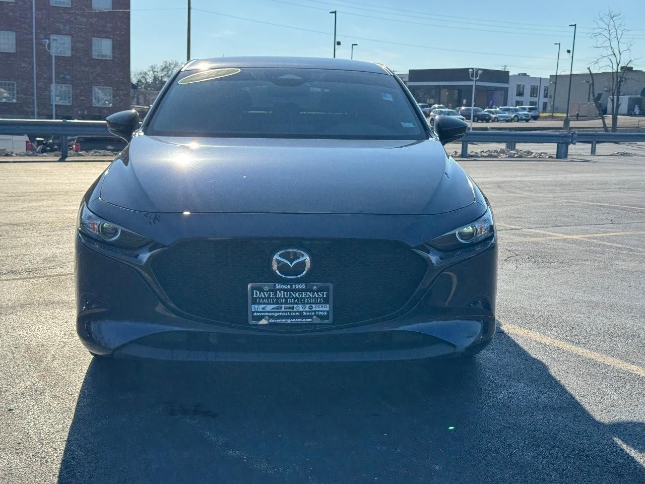 Mazda Mazda3 Hatchback Vehicle Full-screen Gallery Image 09