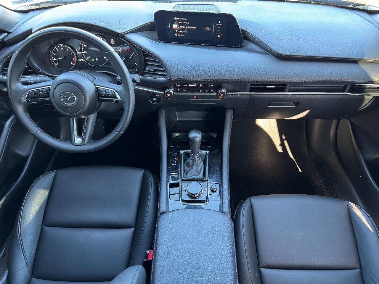 Mazda Mazda3 Hatchback Vehicle Full-screen Gallery Image 11