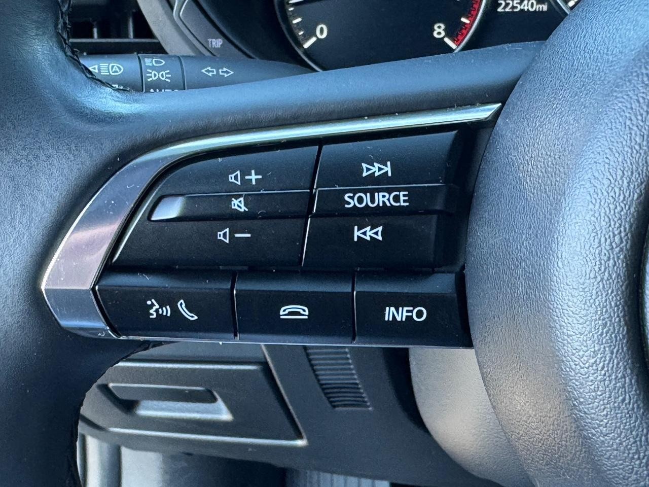 Mazda Mazda3 Hatchback Vehicle Full-screen Gallery Image 19