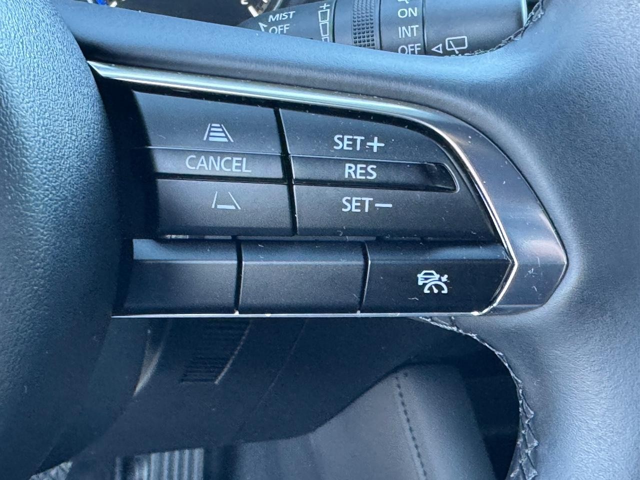 Mazda Mazda3 Hatchback Vehicle Full-screen Gallery Image 20