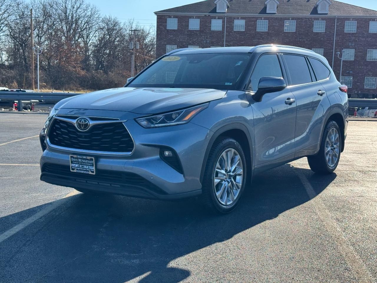 Toyota Highlander Vehicle Full-screen Gallery Image 08