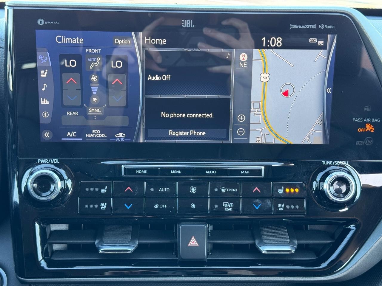 Toyota Highlander Vehicle Full-screen Gallery Image 14