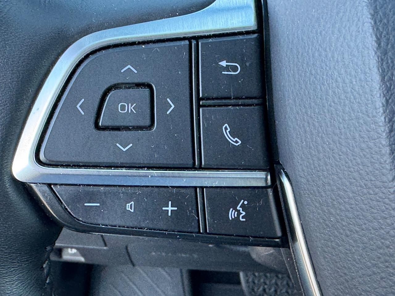 Toyota Highlander Vehicle Full-screen Gallery Image 21