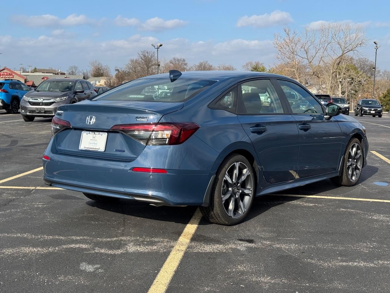 Honda Civic Sedan Hybrid Vehicle Full-screen Gallery Image 03