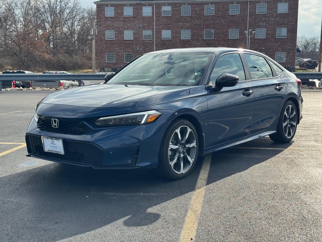 Honda Civic Sedan Hybrid Vehicle Full-screen Gallery Image 08