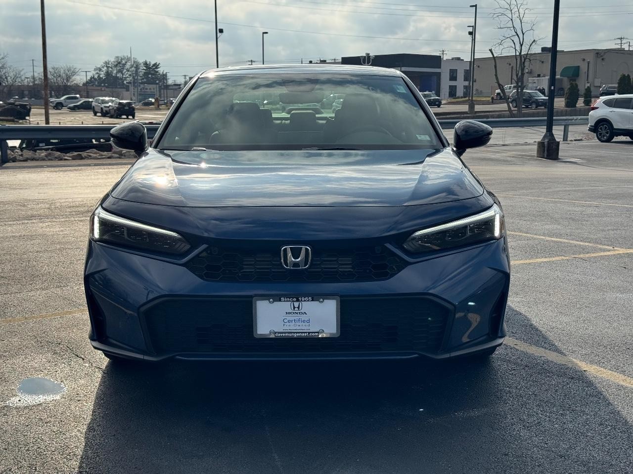 Honda Civic Sedan Hybrid Vehicle Full-screen Gallery Image 09