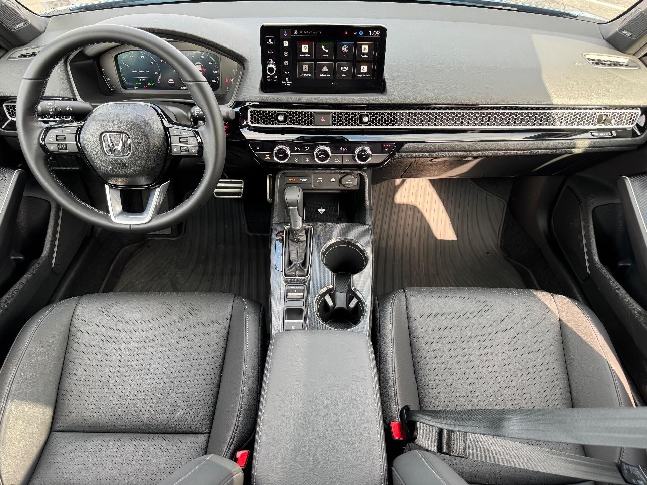 Honda Civic Sedan Hybrid Vehicle Full-screen Gallery Image 11