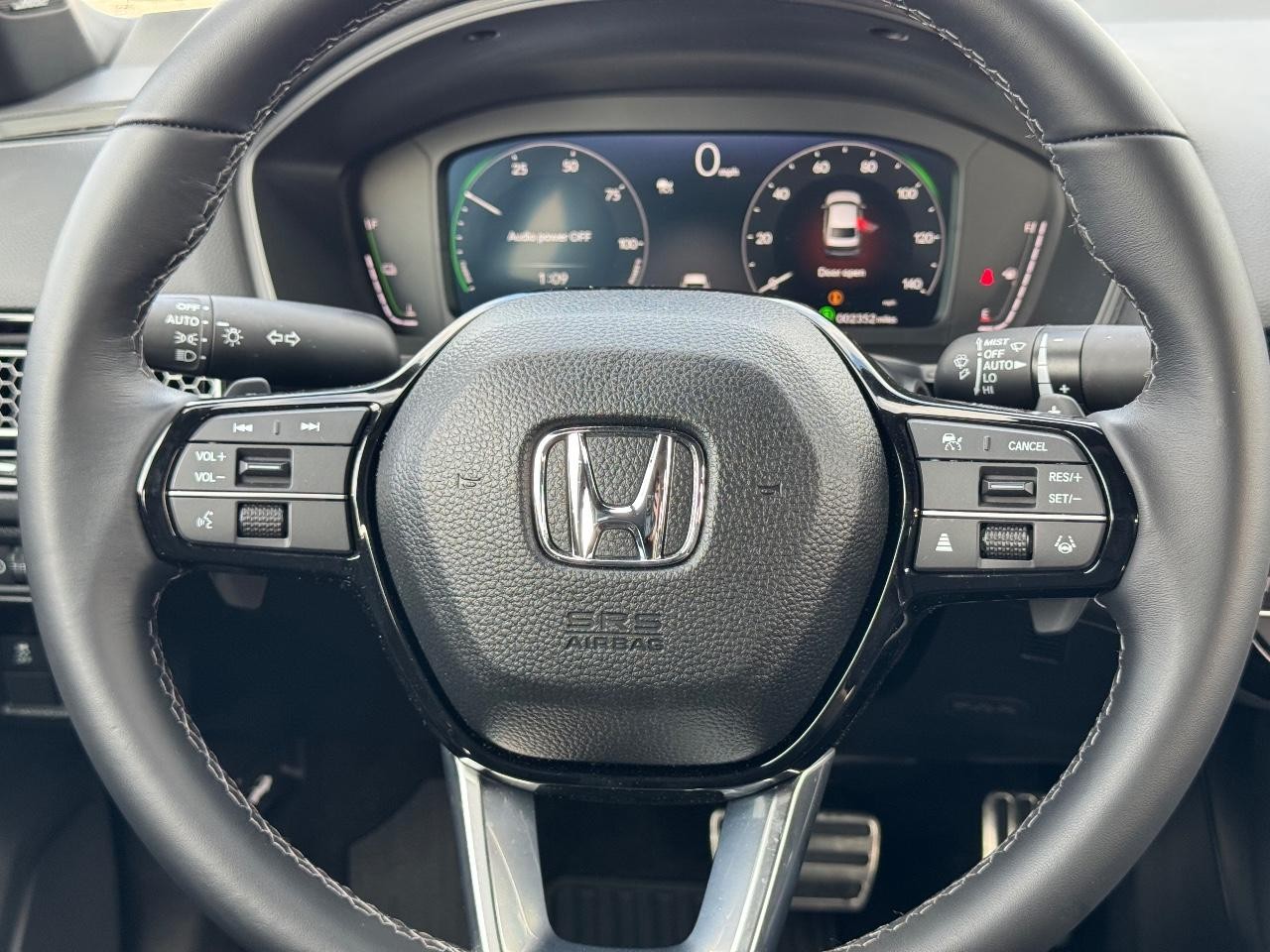 Honda Civic Sedan Hybrid Vehicle Full-screen Gallery Image 12