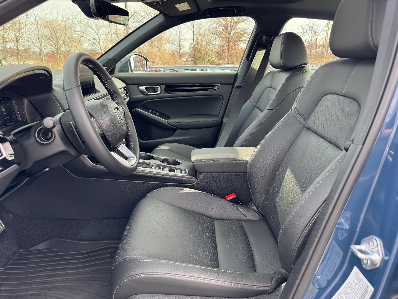 Honda Civic Sedan Hybrid Vehicle Full-screen Gallery Image 17