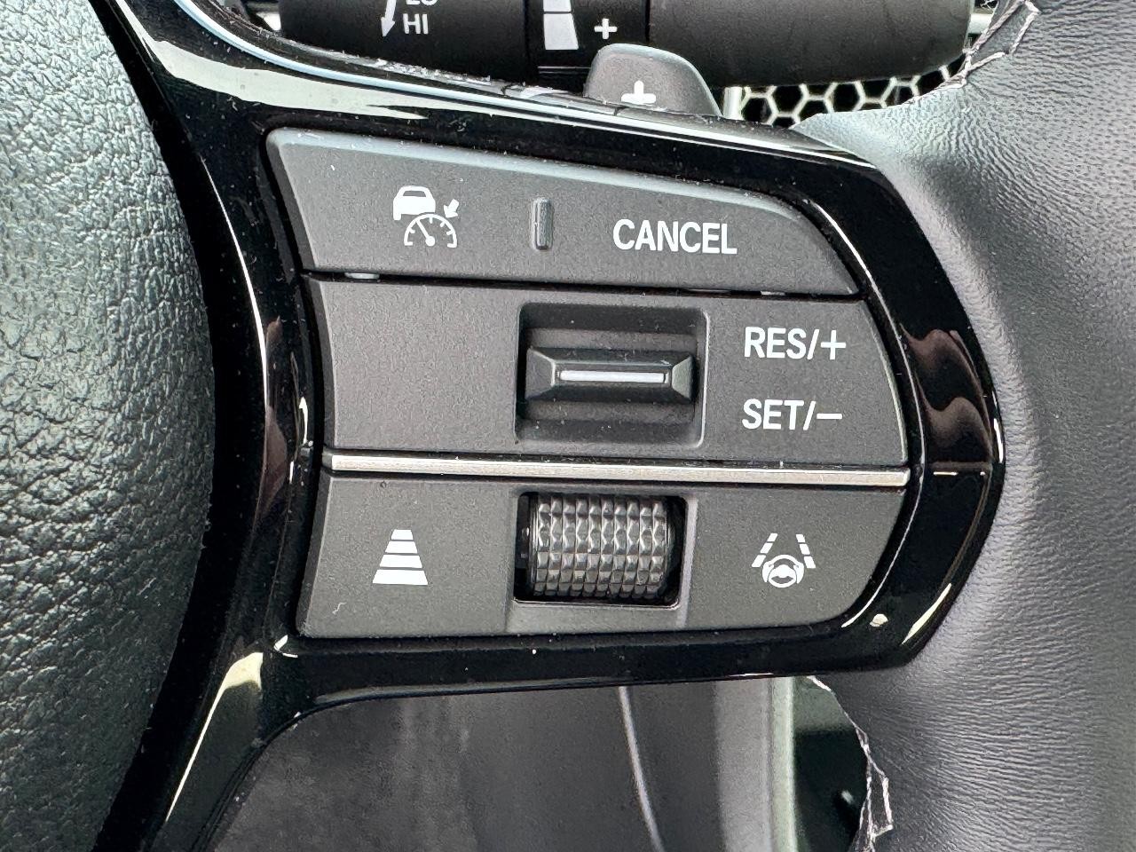 Honda Civic Sedan Hybrid Vehicle Full-screen Gallery Image 21