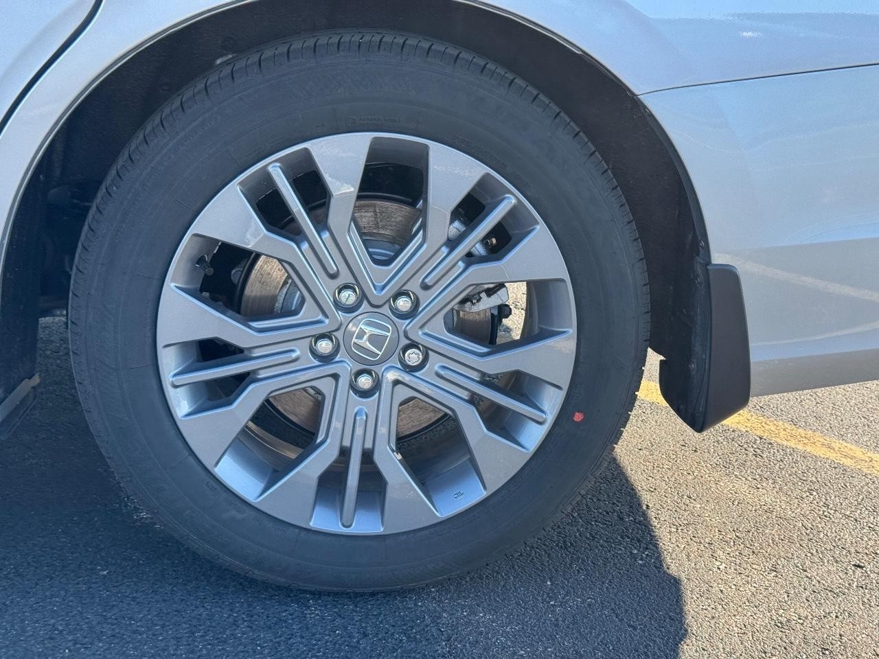 Honda Odyssey Vehicle Full-screen Gallery Image 07