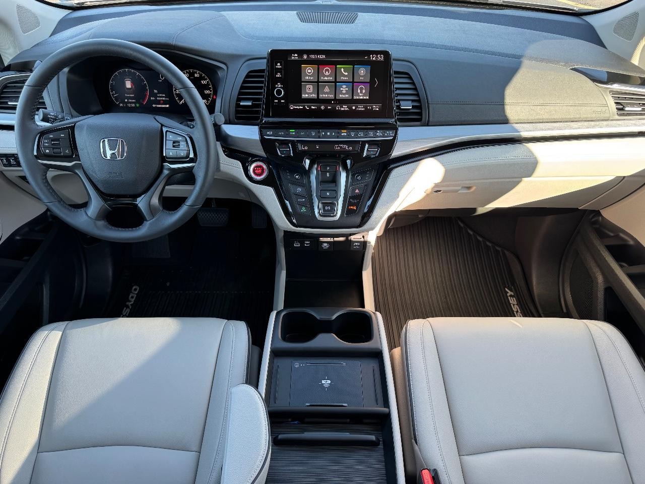 Honda Odyssey Vehicle Full-screen Gallery Image 12