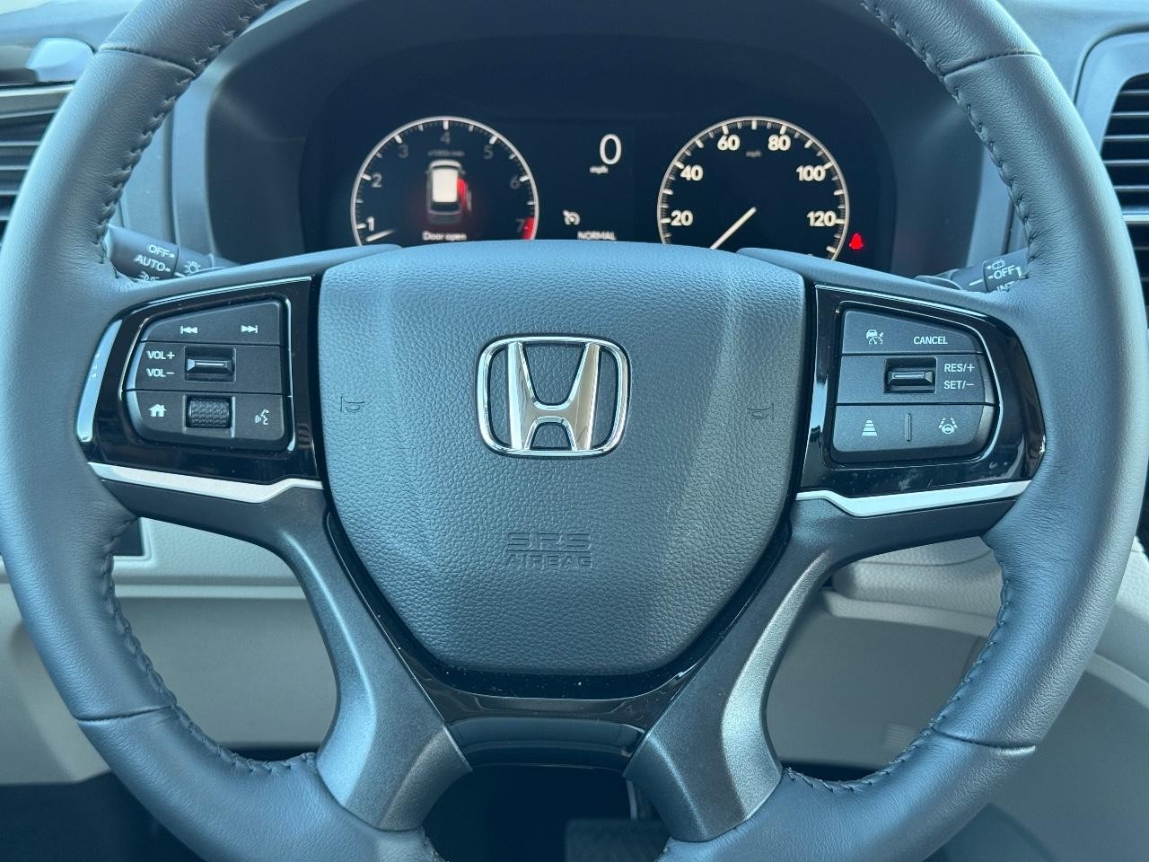 Honda Odyssey Vehicle Full-screen Gallery Image 13