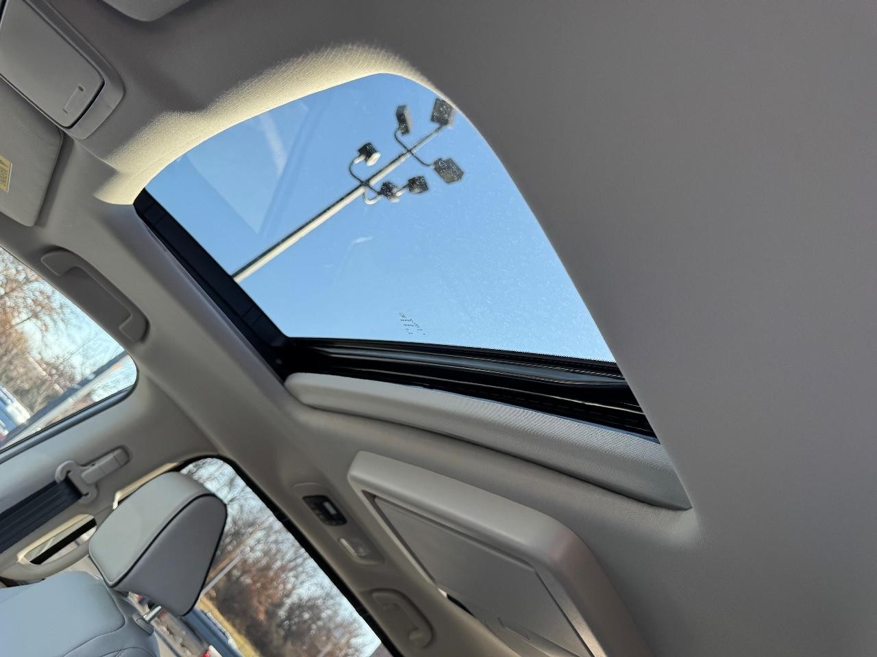 Honda Odyssey Vehicle Full-screen Gallery Image 20