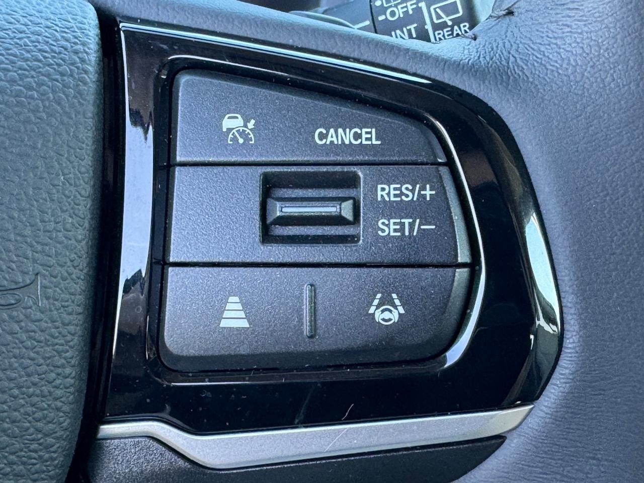 Honda Odyssey Vehicle Full-screen Gallery Image 23