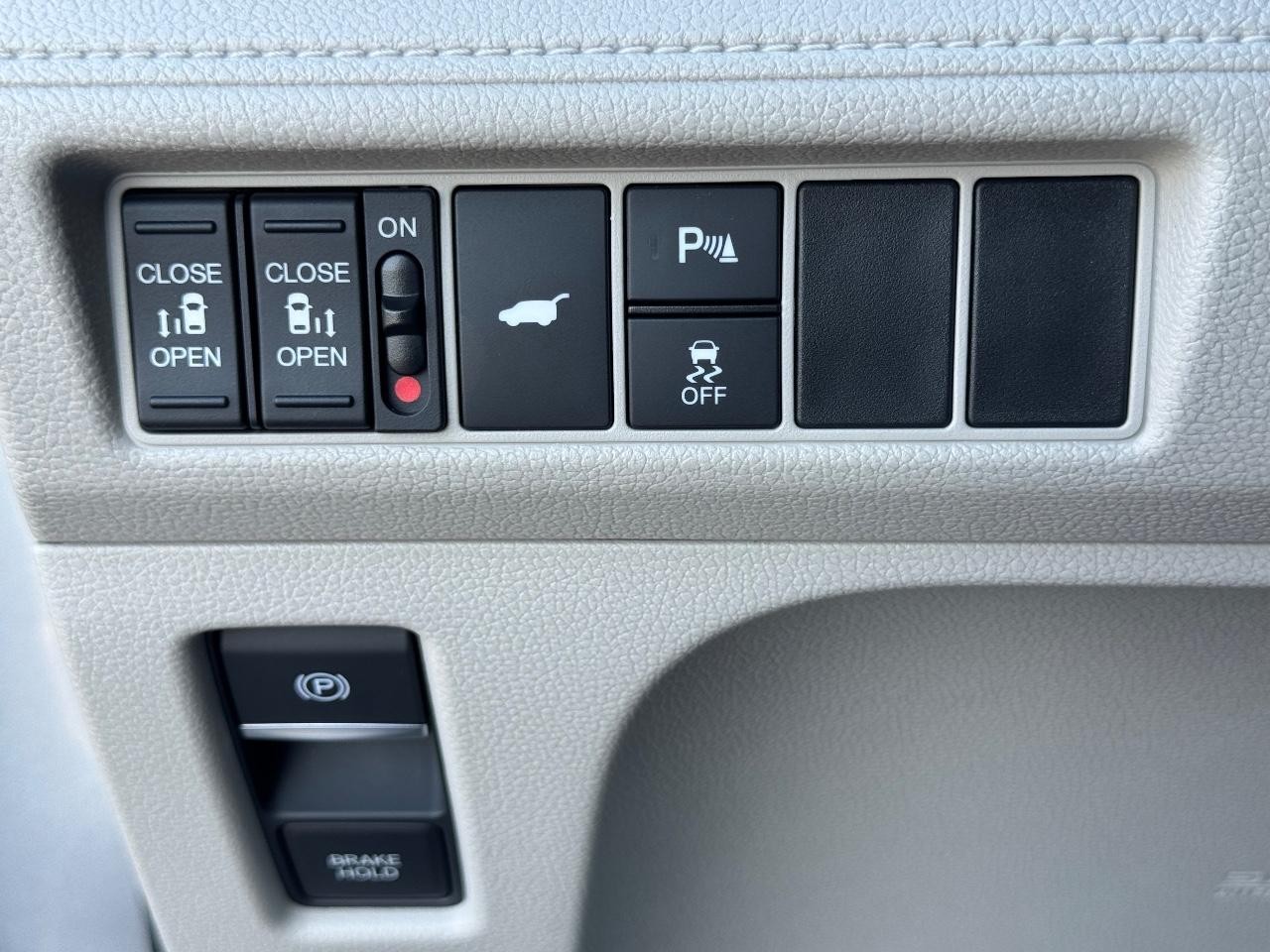 Honda Odyssey Vehicle Full-screen Gallery Image 24