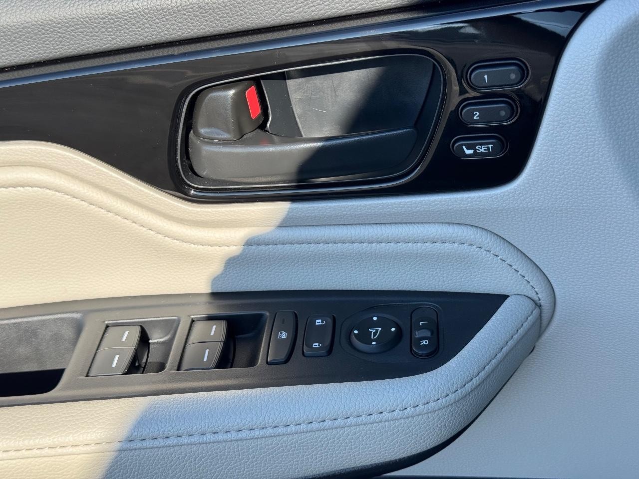 Honda Odyssey Vehicle Full-screen Gallery Image 27