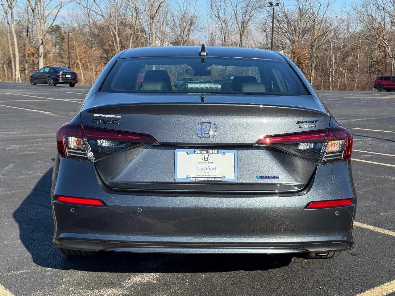 Honda Civic Sedan Hybrid Vehicle Full-screen Gallery Image 05