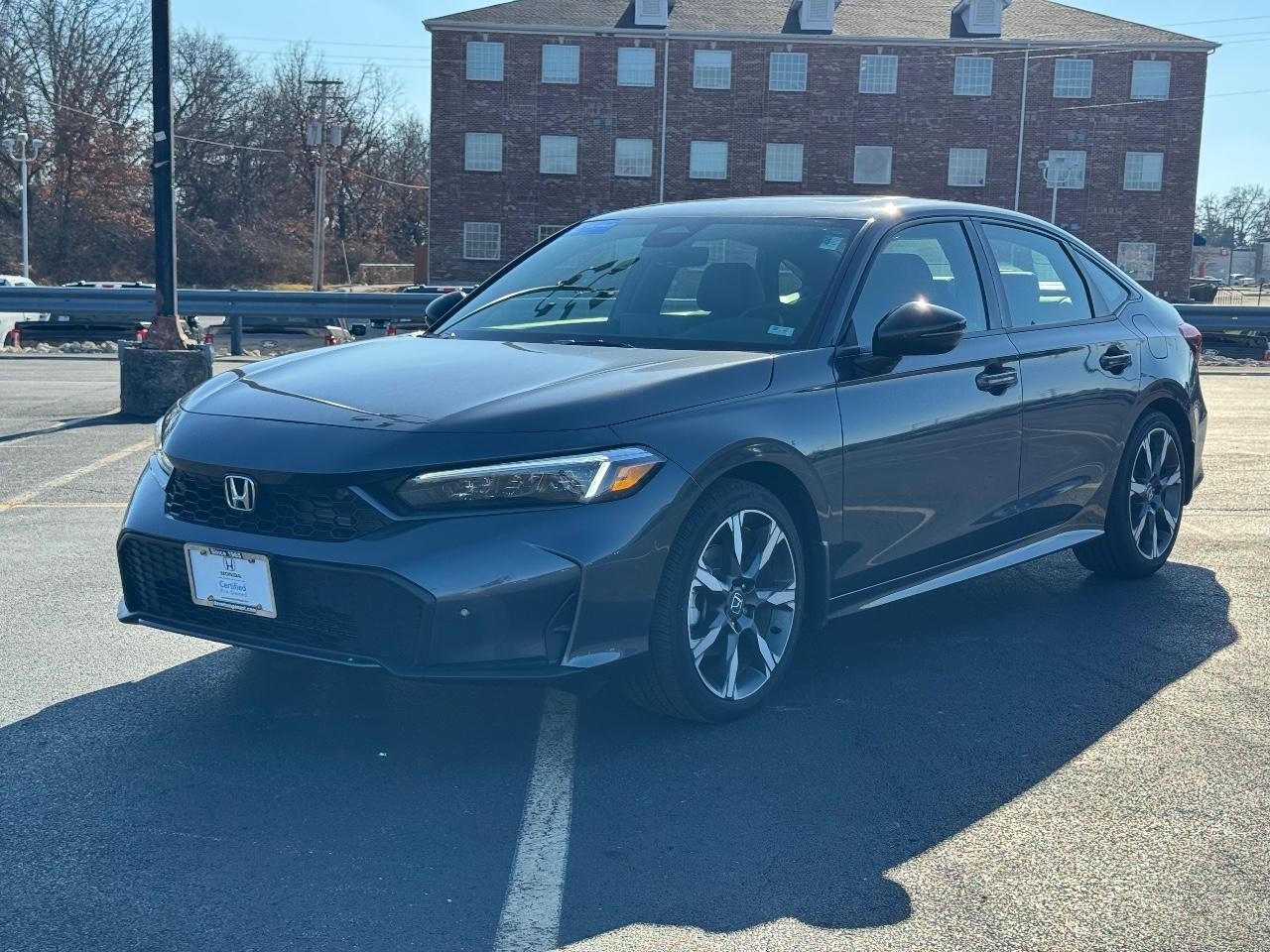 Honda Civic Sedan Hybrid Vehicle Full-screen Gallery Image 08