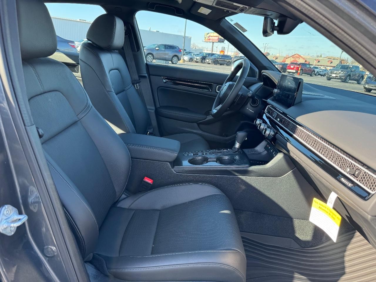 Honda Civic Sedan Hybrid Vehicle Full-screen Gallery Image 16