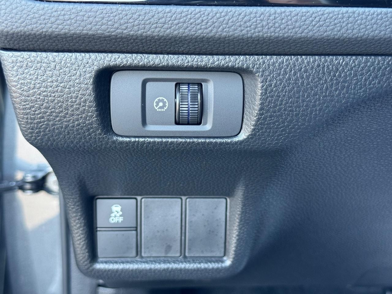 Honda Civic Sedan Hybrid Vehicle Full-screen Gallery Image 22