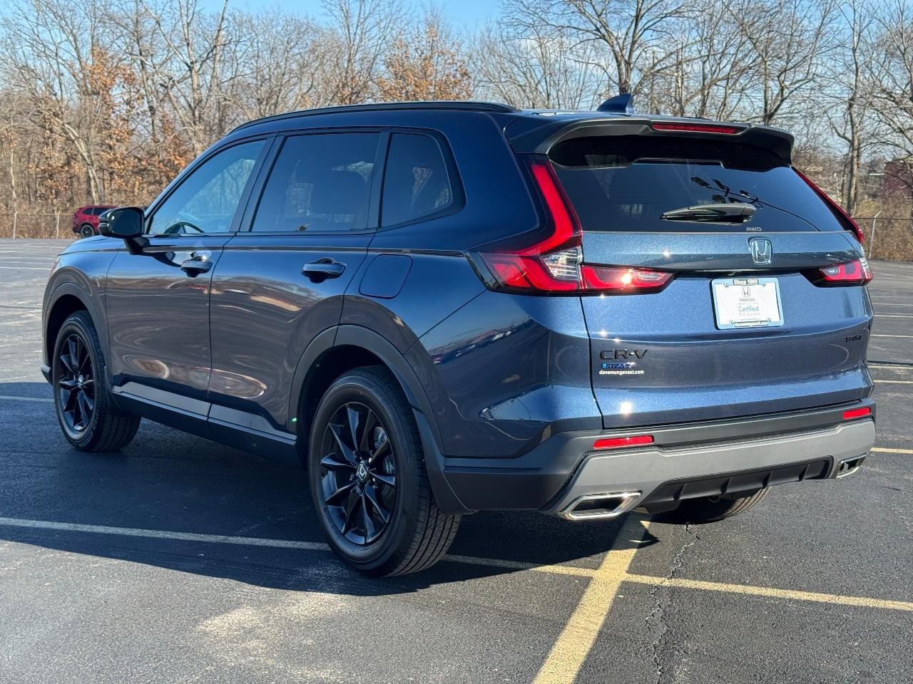 Honda CR-V Hybrid Vehicle Full-screen Gallery Image 06